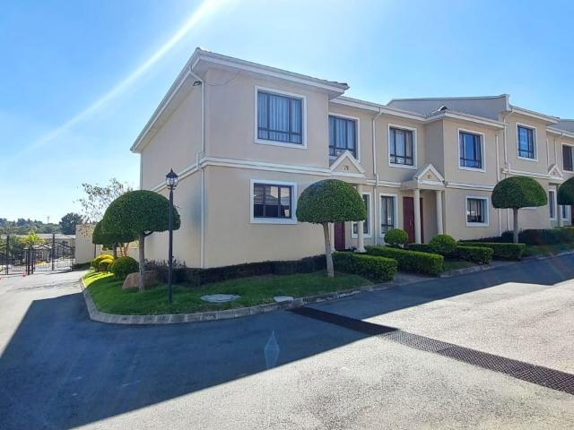 3 Bedroom Apartment / Flat For Sale in Carlswald