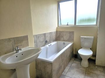 3 Bedroom Apartment / Flat For Sale in Chase Valley