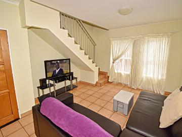 3 Bedroom Apartment / Flat For Sale in Crystal Park