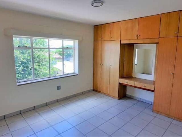 3 Bedroom Apartment / Flat For Sale in Crown Gardens