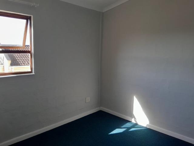 3 Bedroom Apartment / Flat For Sale in Amalinda