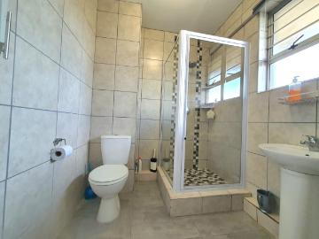 3 Bedroom Apartment / Flat For Sale in Amanzimtoti
