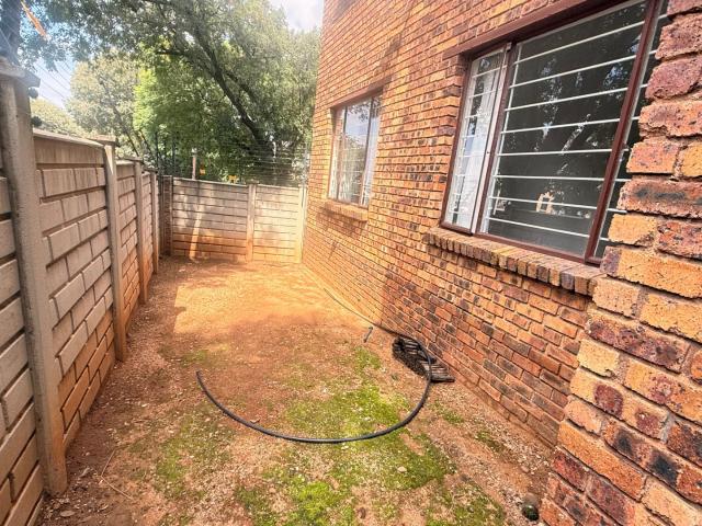 3 Bedroom Apartment / Flat For Sale in Alberton North