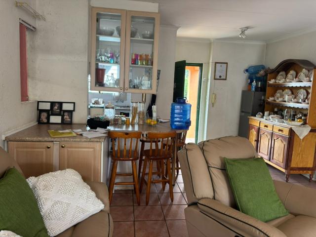 3 Bedroom Apartment / Flat For Sale in Alberton North