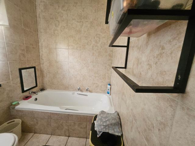 3 Bedroom Apartment / Flat For Sale in Alberante