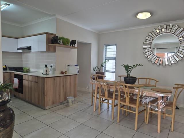 3 Bedroom Apartment / Flat For Sale in Ballito Central