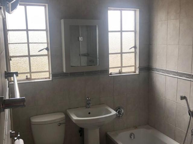 3 Bedroom Apartment / Flat For Sale in Bartlett