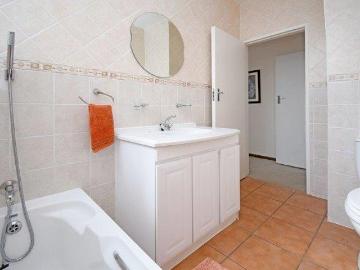3 Bedroom Apartment / Flat For Sale in Bedford Gardens