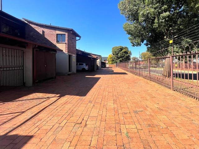 3 Bedroom Apartment / Flat For Sale in Brackenhurst