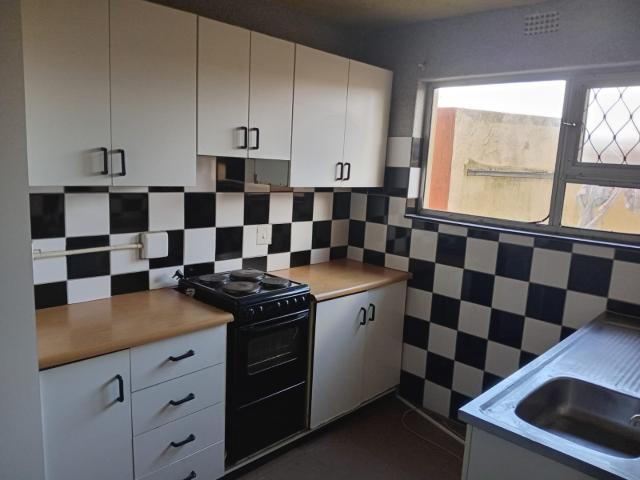 3 Bedroom Apartment / Flat For Sale in Brackenham