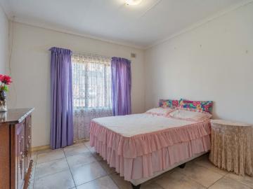 3 Bedroom Apartment / Flat For Sale in Gandhinagar