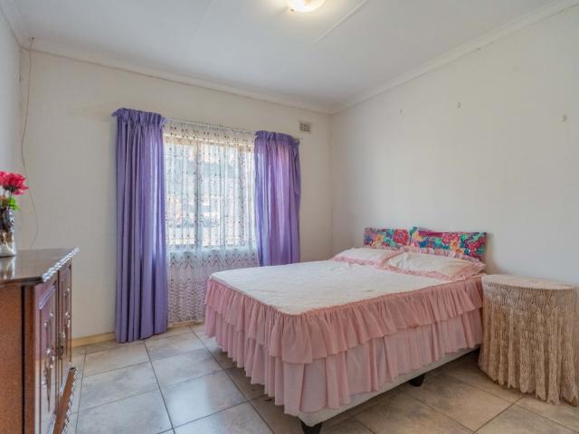 3 Bedroom Apartment / Flat For Sale in Gandhinagar