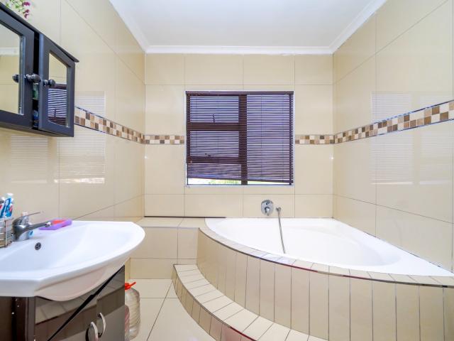 3 Bedroom Apartment / Flat For Sale in Genazzano