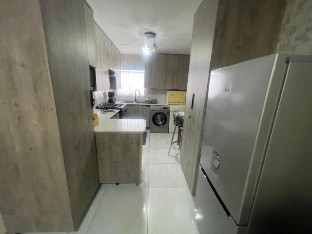 3 Bedroom Apartment / Flat For Sale in Glenanda