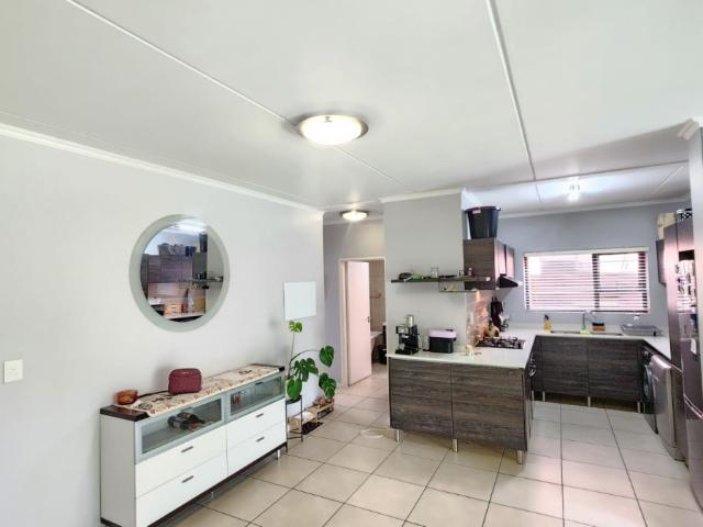 3 Bedroom Apartment / Flat For Sale in Greenstone Hill