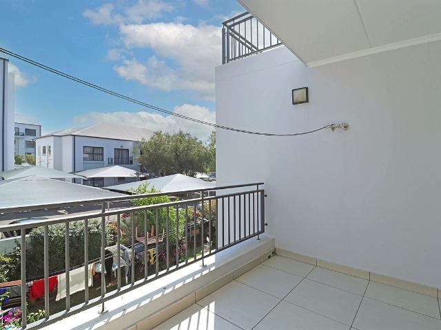3 Bedroom Apartment / Flat For Sale in Greenstone Hill