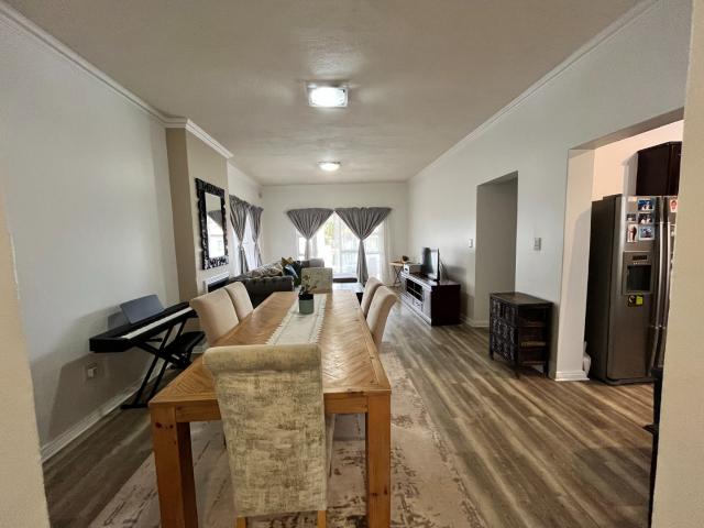 3 Bedroom Apartment / Flat For Sale in Greenstone Hill