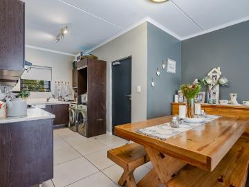 3 Bedroom Apartment / Flat For Sale in De Velde