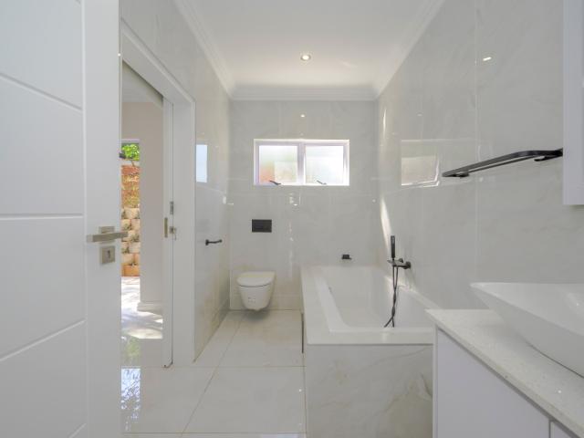 3 Bedroom Apartment / Flat For Sale in Desainagar