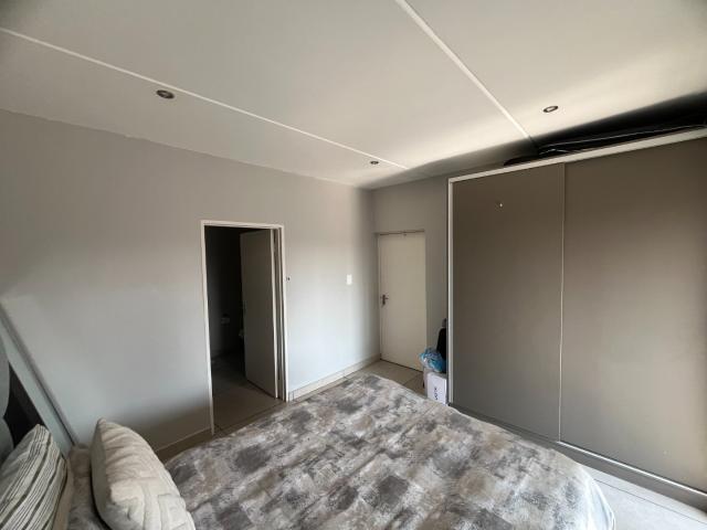 3 Bedroom Apartment / Flat For Sale in Die Hoewes