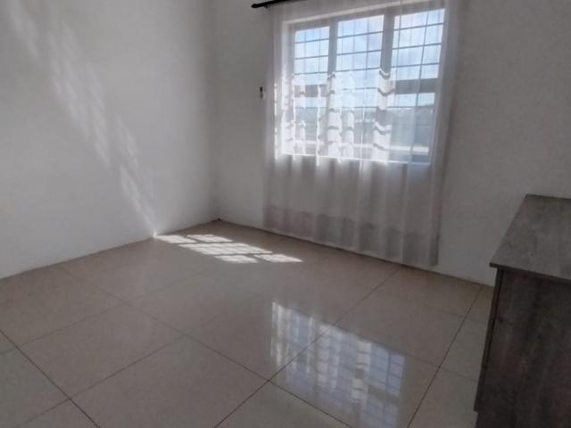 3 Bedroom Apartment / Flat For Sale in Eastbury