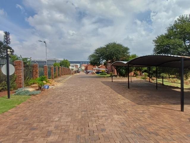 3 Bedroom Apartment / Flat For Sale in Elandsfontein