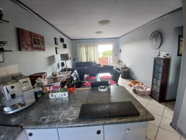 3 Bedroom Apartment / Flat For Sale in Elandsfontein