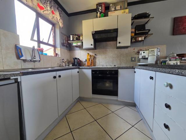 3 Bedroom Apartment / Flat For Sale in Elandspark