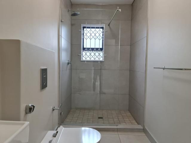 3 Bedroom Apartment / Flat For Sale in Essenwood