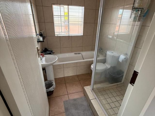 3 Bedroom Apartment / Flat For Sale in Kempton Park AH