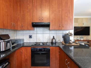 3 Bedroom Apartment / Flat For Sale in Klein Welgevonden