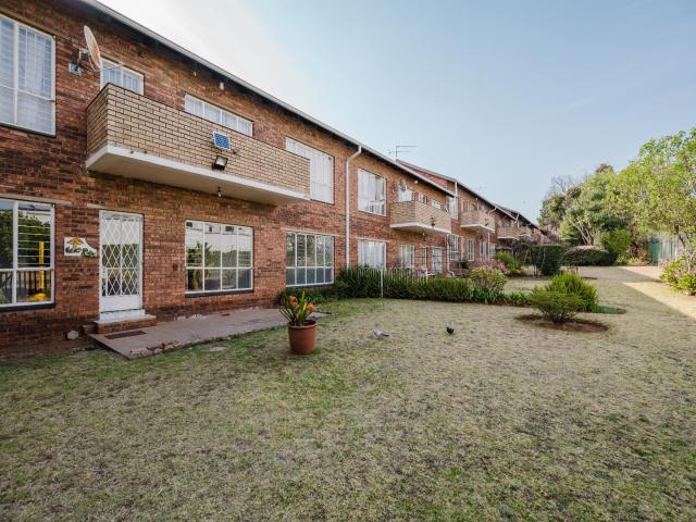 3 Bedroom Apartment / Flat For Sale in Horison