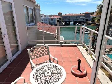 3 Bedroom Apartment / Flat For Sale in Harbour Island