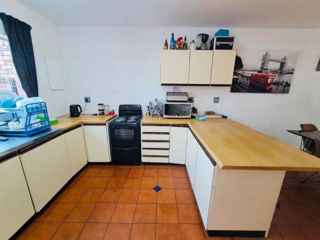 3 Bedroom Apartment / Flat For Sale in Heidelberg Central
