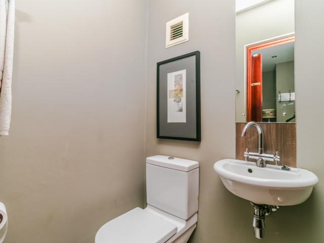3 Bedroom Apartment / Flat For Sale in Hyde Park