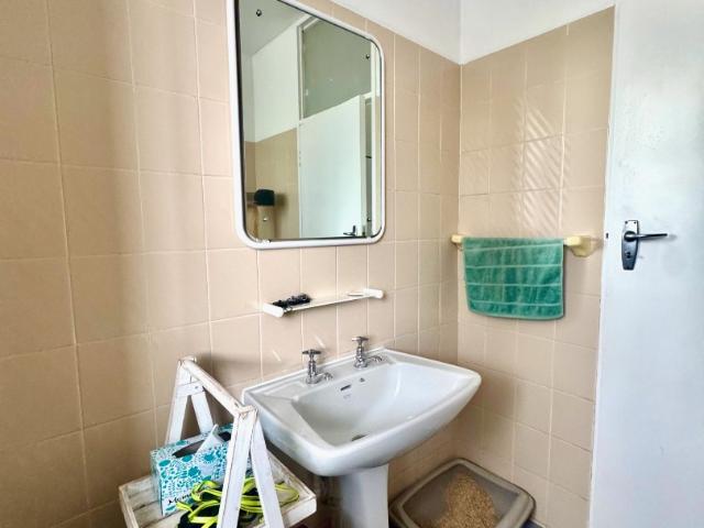 3 Bedroom Apartment / Flat For Sale in Hyde Park
