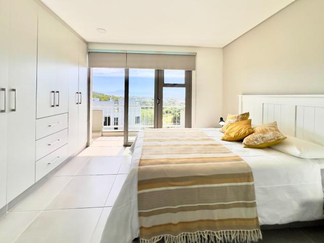 3 Bedroom Apartment / Flat For Sale in Island View