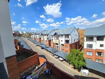 3 Bedroom Apartment / Flat For Sale in Oakdene