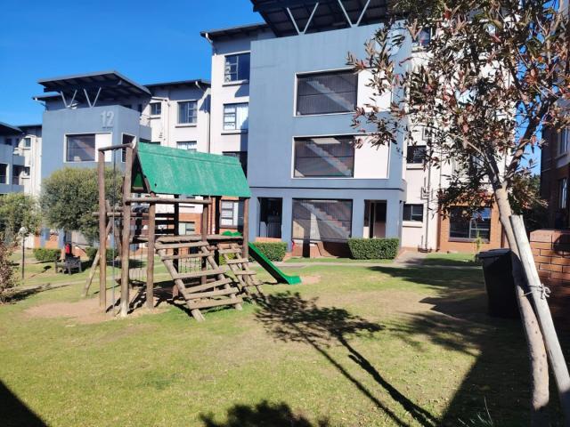 3 Bedroom Apartment / Flat For Sale in Oakdene