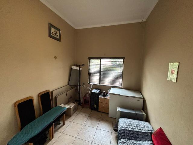 3 Bedroom Apartment / Flat For Sale in Oakdene