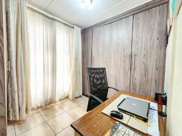 3 Bedroom Apartment / Flat For Sale in Oakdene