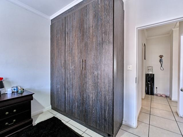 3 Bedroom Apartment / Flat For Sale in Olivedale