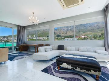 3 Bedroom Apartment / Flat For Sale in Oranjezicht