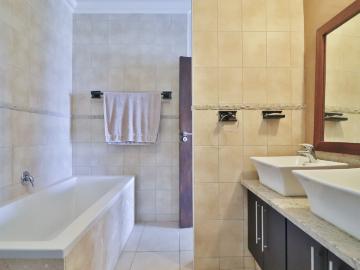 3 Bedroom Apartment / Flat For Sale in La Mercy