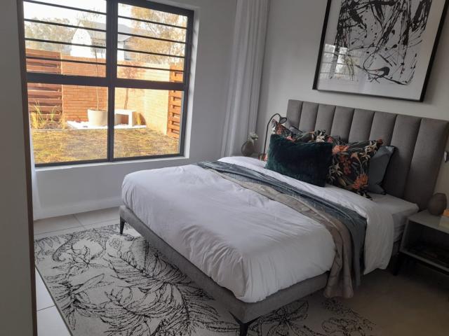 3 Bedroom Apartment / Flat For Sale in Linbro Park