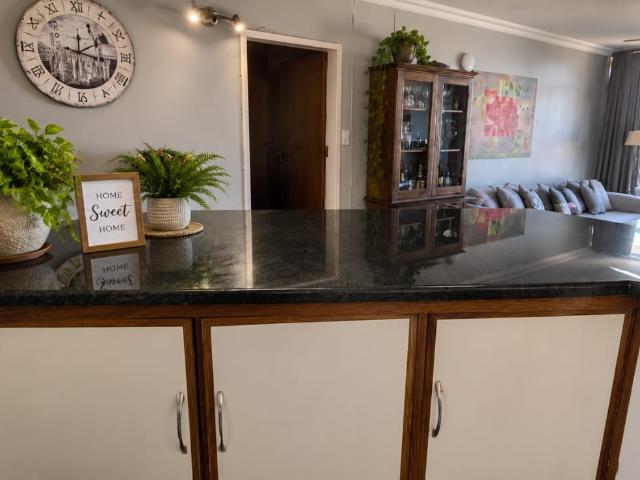 3 Bedroom Apartment / Flat For Sale in Lynnwood