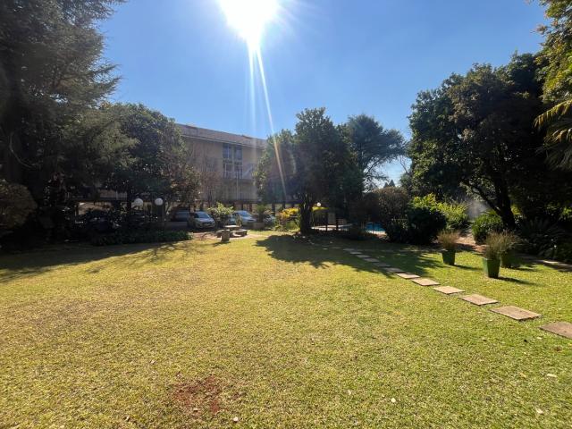 3 Bedroom Apartment / Flat For Sale in Lynnwood Glen