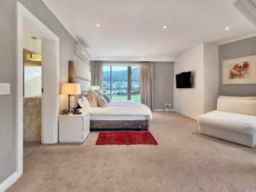 Apartment for sale in Mouille Point - Storage room