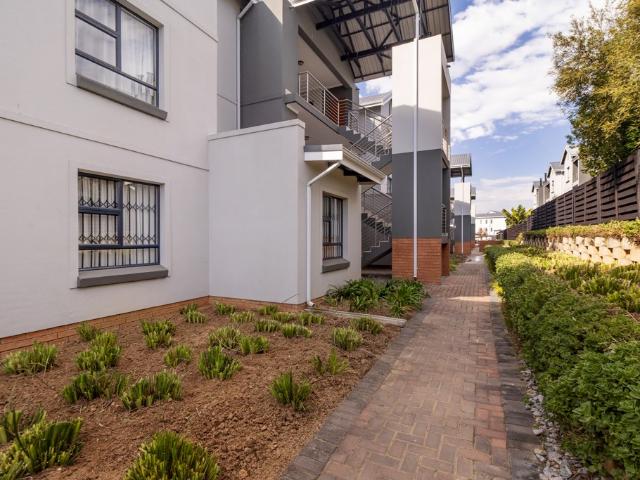 3 Bedroom Apartment / Flat For Sale in Modderfontein