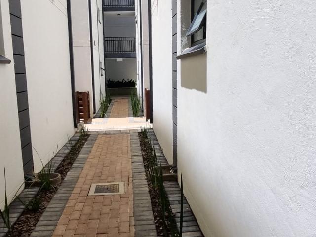 3 Bedroom Apartment / Flat For Sale in Mooikloof